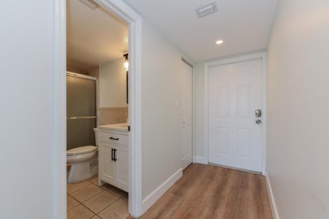 Condo in Jupiter, Florida, 2 bedrooms  № 2319428 - photo 7