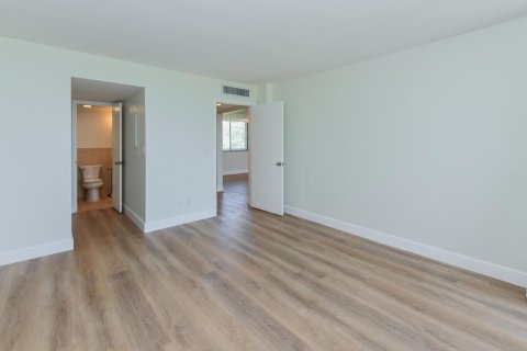 Condo in Jupiter, Florida, 2 bedrooms  № 2319428 - photo 18