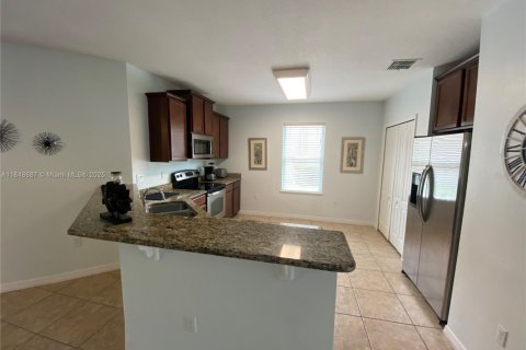 House in Kissimmee, Florida 5 bedrooms № 1850563 - photo 16