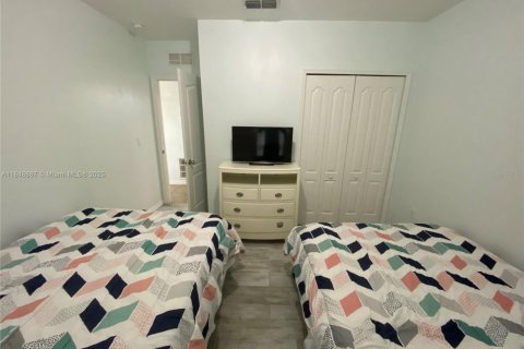 House in Kissimmee, Florida 5 bedrooms № 1850563 - photo 27