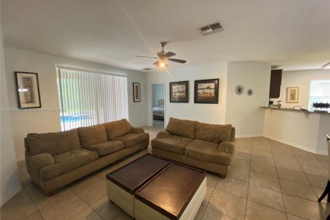 House in Kissimmee, Florida 5 bedrooms № 1850563 - photo 7