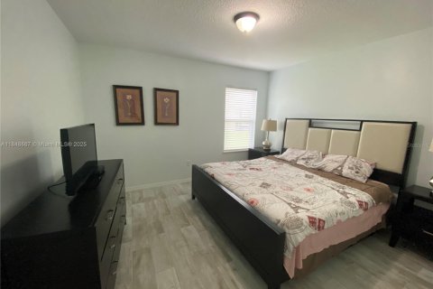 House in Kissimmee, Florida 5 bedrooms № 1850563 - photo 24