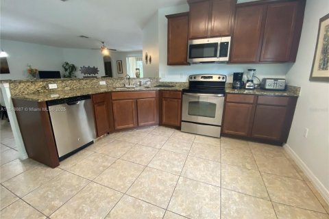House in Kissimmee, Florida 5 bedrooms № 1850563 - photo 10