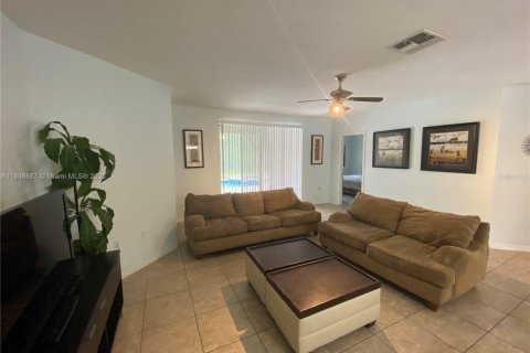 House in Kissimmee, Florida 5 bedrooms № 1850563 - photo 8