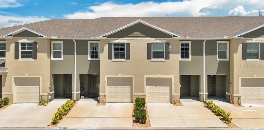 Adosado en Davenport, Florida 3 dormitorios, 155.43 m2 № 2110472