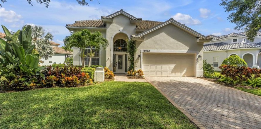 House in Seminole, Florida 4 bedrooms, 269.42 sq.m. № 1849969