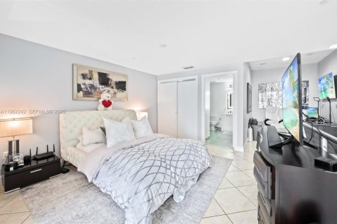 Купить кондоминиум в Майами, Флорида 1 спальня, 92.9м2, № 2025831 - фото 23