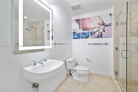 Купить кондоминиум в Майами, Флорида 1 спальня, 92.9м2, № 2025831 - фото 18