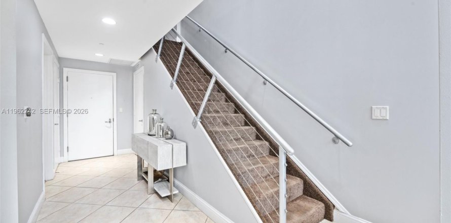 Кондоминиум с 1 спальней в Майами, Флорида № 2025831