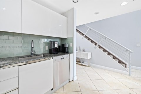 Купить кондоминиум в Майами, Флорида 1 спальня, 92.9м2, № 2025831 - фото 7