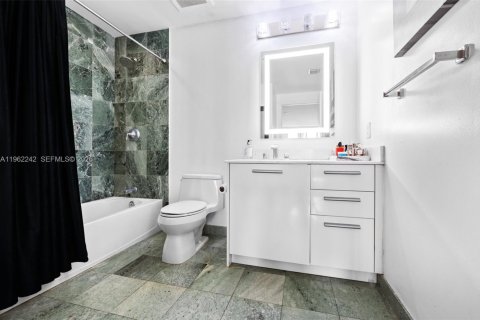 Купить кондоминиум в Майами, Флорида 1 спальня, 92.9м2, № 2025831 - фото 26