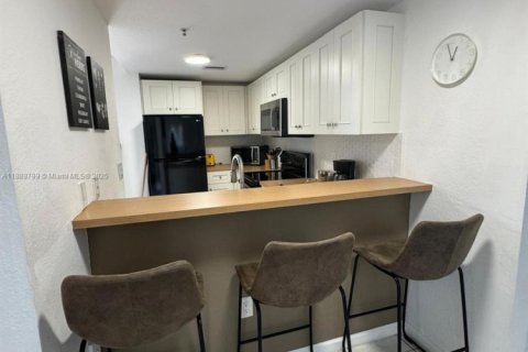 Apartment in Miami, Florida 2 bedrooms, 1289.86 sq.m. № 1938974 - photo 8