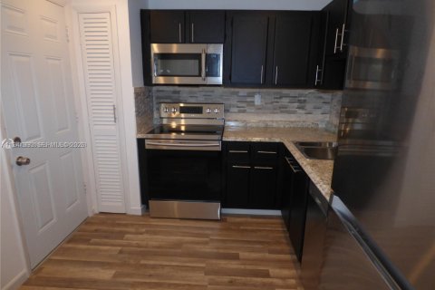 Condo in North Miami Beach, Florida, 1 bedroom  № 1998789