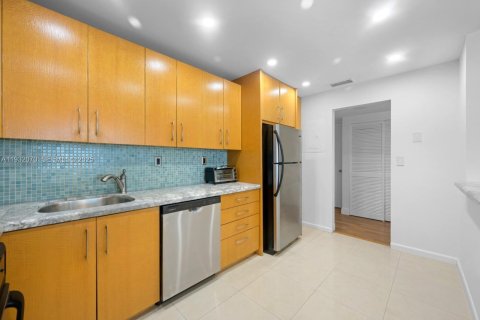 Copropriété à louer à Sunny Isles Beach, Floride: 1 chambre № 1991634 - photo 9