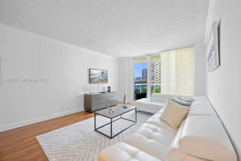 Copropriété à louer à Sunny Isles Beach, Floride: 1 chambre № 1991634 - photo 4