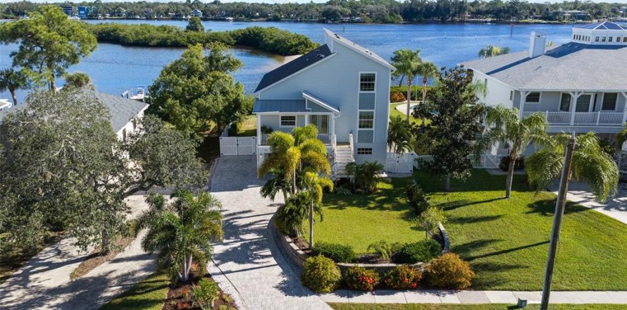 Villa ou maison à Tarpon Springs, Floride 3 chambres, 229.19 m2 № 2399179