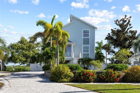 Villa ou maison à vendre à Tarpon Springs, Floride: 3 chambres, 229.19 m2 № 2399179 - photo 3