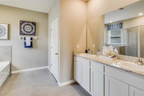 House in Parrish, Florida 4 bedrooms, 189.99 sq.m. № 1630981 - photo 7