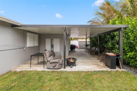 House in Lauderhill, Florida 4 bedrooms, 152.82 sq.m. № 2046719 - photo 27