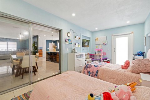 House in Lauderhill, Florida 4 bedrooms, 152.82 sq.m. № 2046719 - photo 21