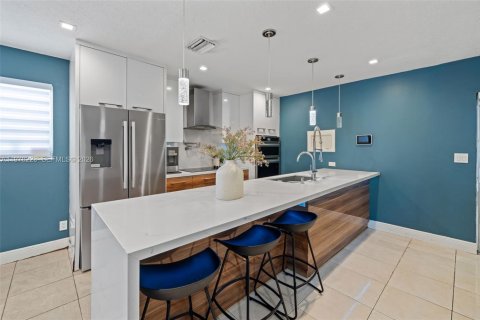 House in Lauderhill, Florida 4 bedrooms, 152.82 sq.m. № 2046719 - photo 8