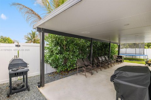 House in Lauderhill, Florida 4 bedrooms, 152.82 sq.m. № 2046719 - photo 24