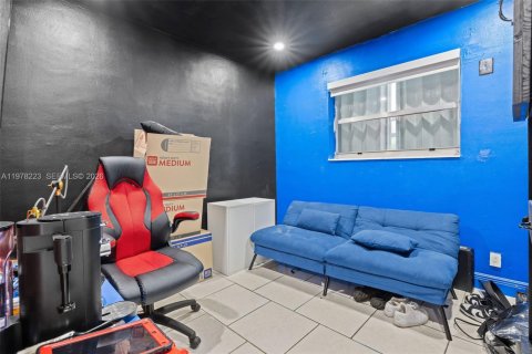 House in Lauderhill, Florida 4 bedrooms, 152.82 sq.m. № 2046719 - photo 18