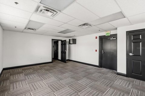 Commercial property in Casselberry, Florida 148.64 sq.m. № 2111677 - photo 13