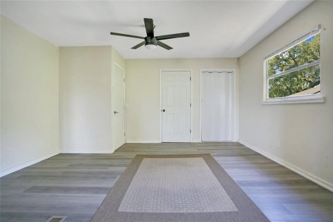 House in Winter Haven, Florida 3 bedrooms, 199.65 sq.m. № 1912946 - photo 15
