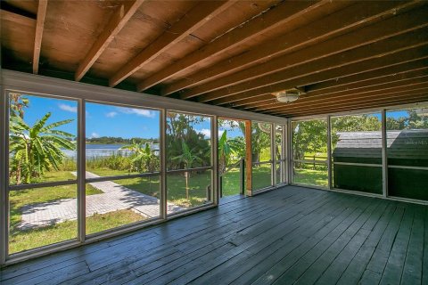 House in Winter Haven, Florida 3 bedrooms, 199.65 sq.m. № 1912946 - photo 29