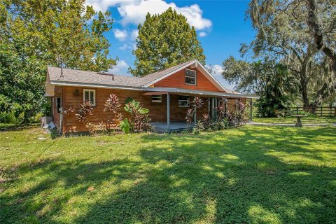 House in Winter Haven, Florida 3 bedrooms, 199.65 sq.m. № 1912946 - photo 2