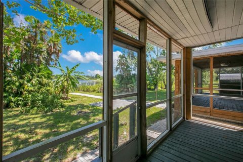 House in Winter Haven, Florida 3 bedrooms, 199.65 sq.m. № 1912946 - photo 30