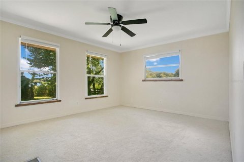 House in Winter Haven, Florida 3 bedrooms, 199.65 sq.m. № 1912946 - photo 19