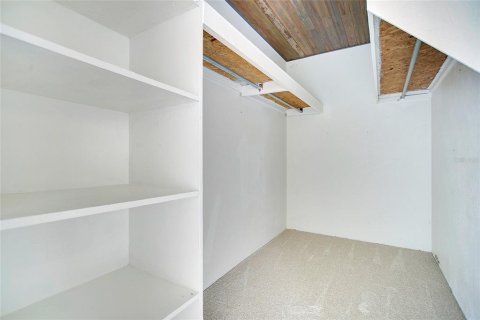 House in Winter Haven, Florida 3 bedrooms, 199.65 sq.m. № 1912946 - photo 23