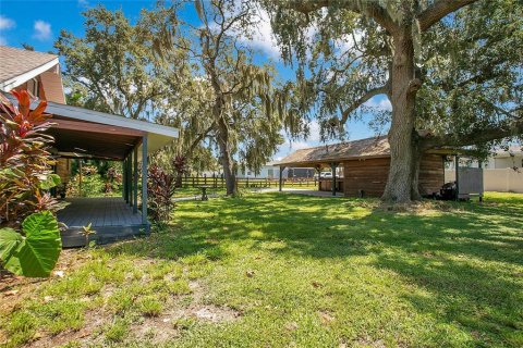 House in Winter Haven, Florida 3 bedrooms, 199.65 sq.m. № 1912946 - photo 6