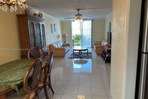 Condo in Miami Beach, Florida, 1 bedroom  № 1472274 - photo 2