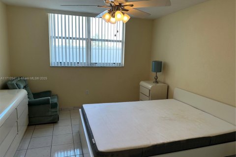 Condo in Miami Beach, Florida, 1 bedroom  № 1472274 - photo 8