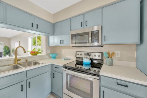 Купить виллу или дом в Плант-Сити, Флорида 5 комнат, 112.41м2, № 1909804 - фото 3