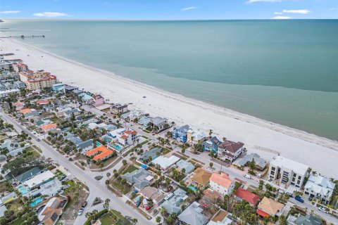 Propiedad comercial en venta en Clearwater, Florida, 181.07 m2 № 1732978 - foto 13