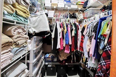 Villa ou maison à vendre à Miami, Floride: 4 chambres, 226.22 m2 № 1969290 - photo 23