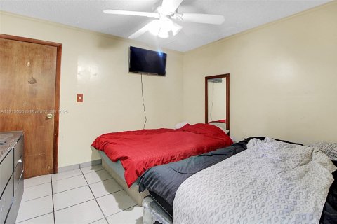 Villa ou maison à vendre à Miami, Floride: 4 chambres, 226.22 m2 № 1969290 - photo 29