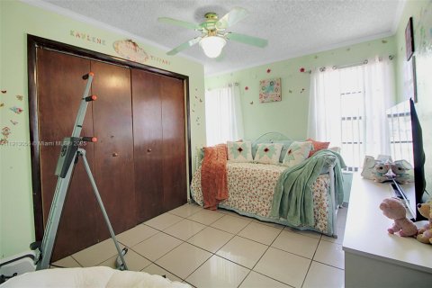 Villa ou maison à vendre à Miami, Floride: 4 chambres, 226.22 m2 № 1969290 - photo 26