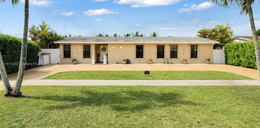 Villa ou maison à Miami, Floride 4 chambres, 226.22 m2 № 1969290