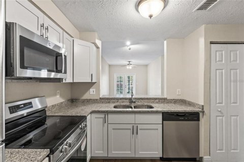 Condo in Orlando, Florida, 3 bedrooms  № 2379691 - photo 6