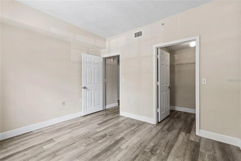 Condo in Orlando, Florida, 3 bedrooms  № 2379691 - photo 12