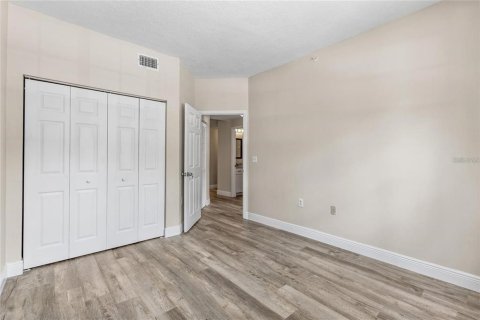 Condo in Orlando, Florida, 3 bedrooms  № 2379691 - photo 9