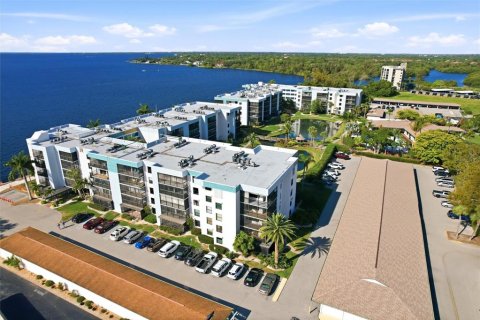 Condo in North Fort Myers, Florida, 2 bedrooms № 2107100 - photo 4