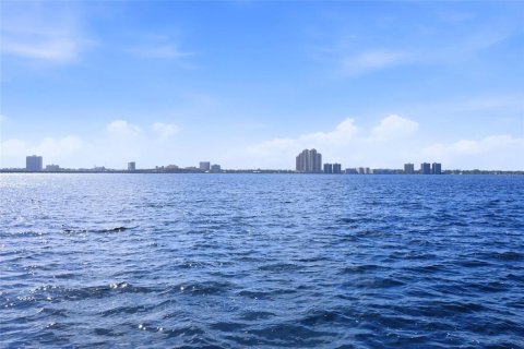 Condo in North Fort Myers, Florida, 2 bedrooms  № 2107100