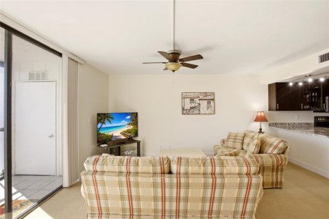 Condo in North Fort Myers, Florida, 2 bedrooms № 2107100 - photo 20