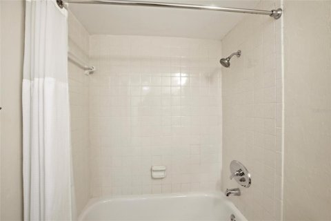 Condo in North Fort Myers, Florida, 2 bedrooms № 2107100 - photo 28